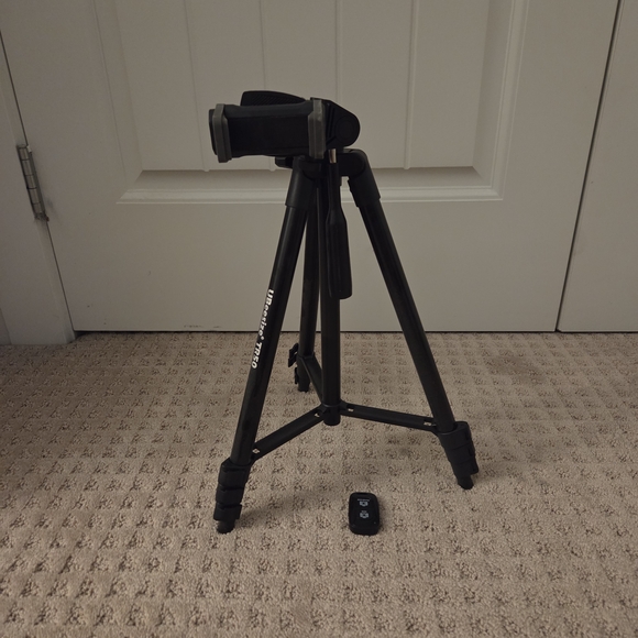 Other - Black Tripod with Remote